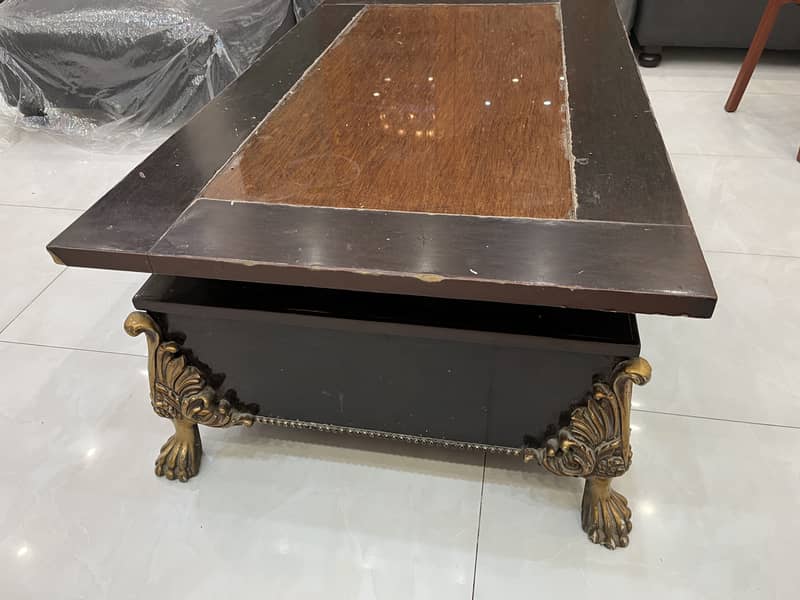 Central Table 1