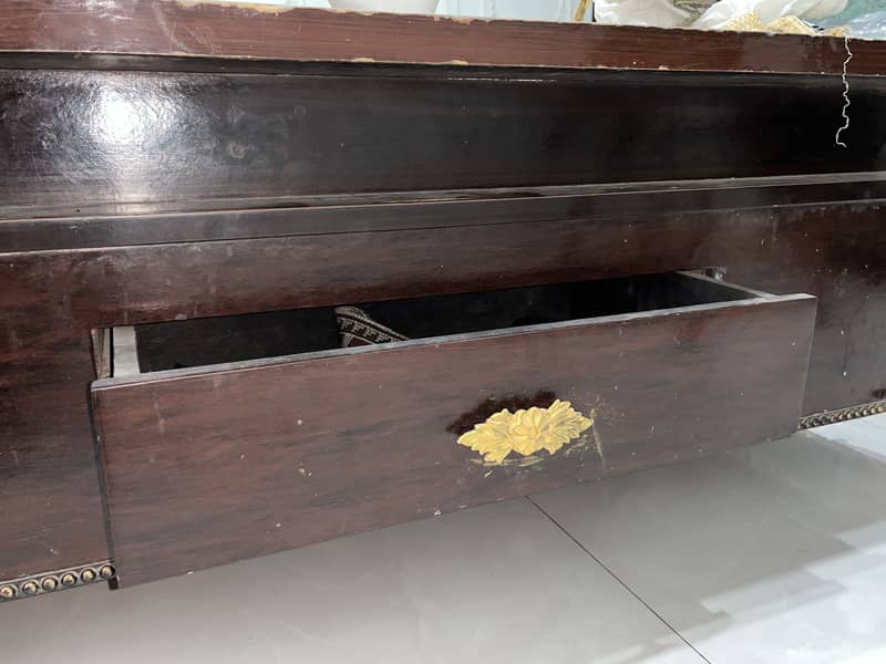 Central Table 3