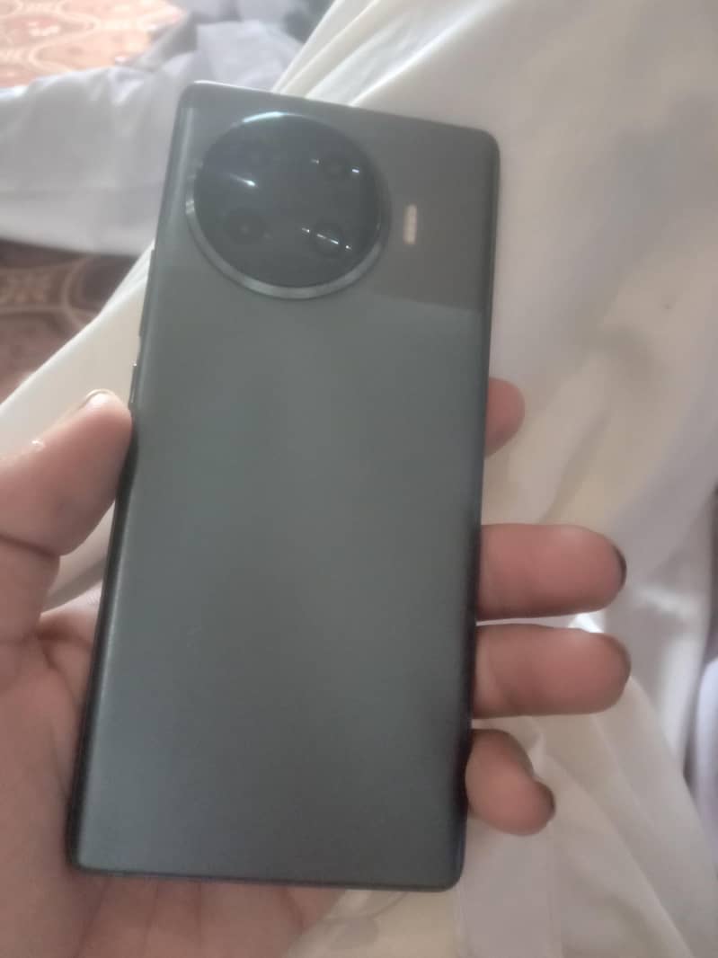 Tecno spark 20 pro plus 2