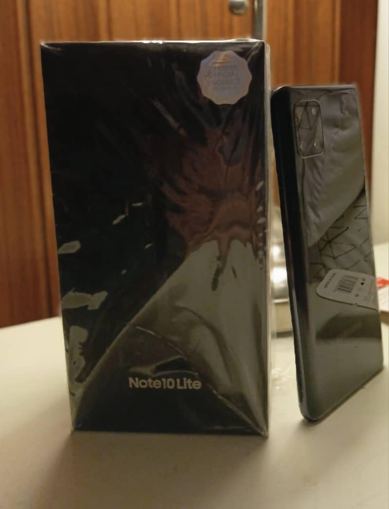 Samsung Mobile Note10 Lite 4