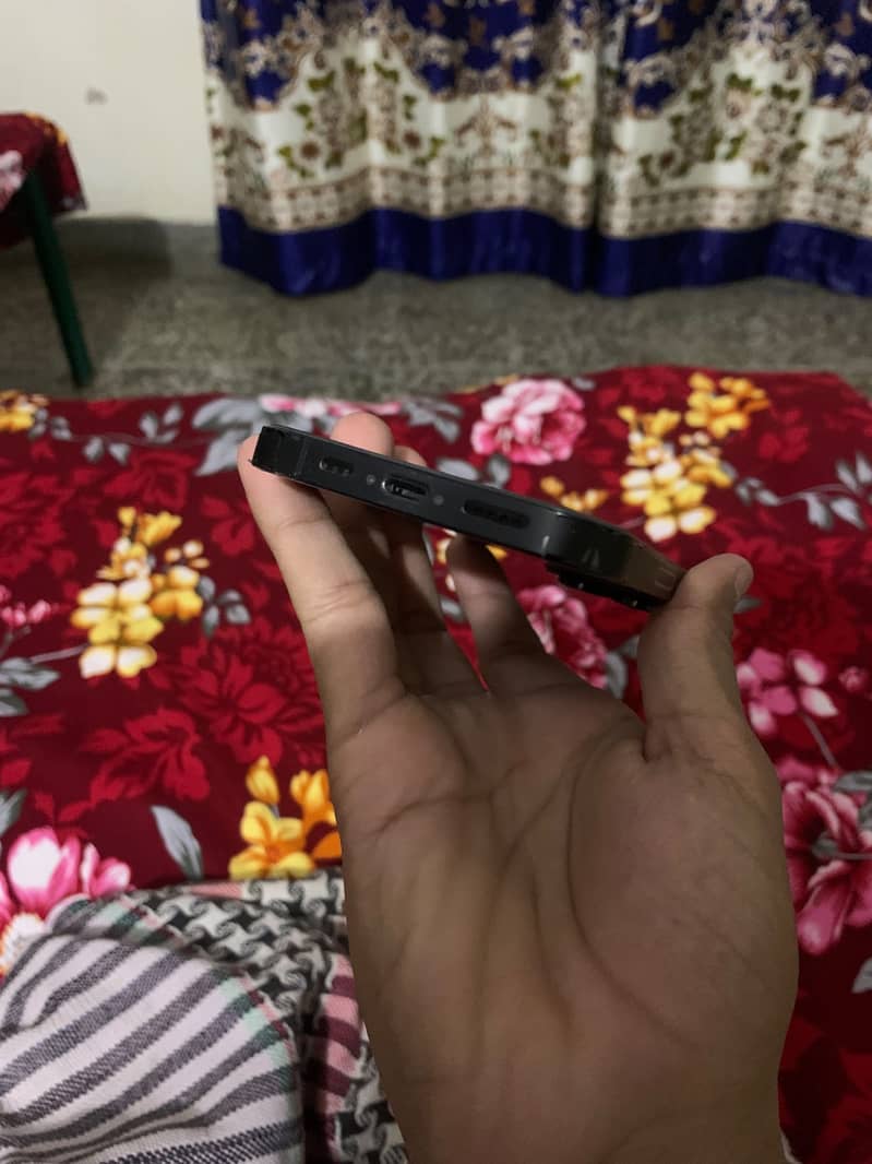 Apple iPhone 14 Pro 1