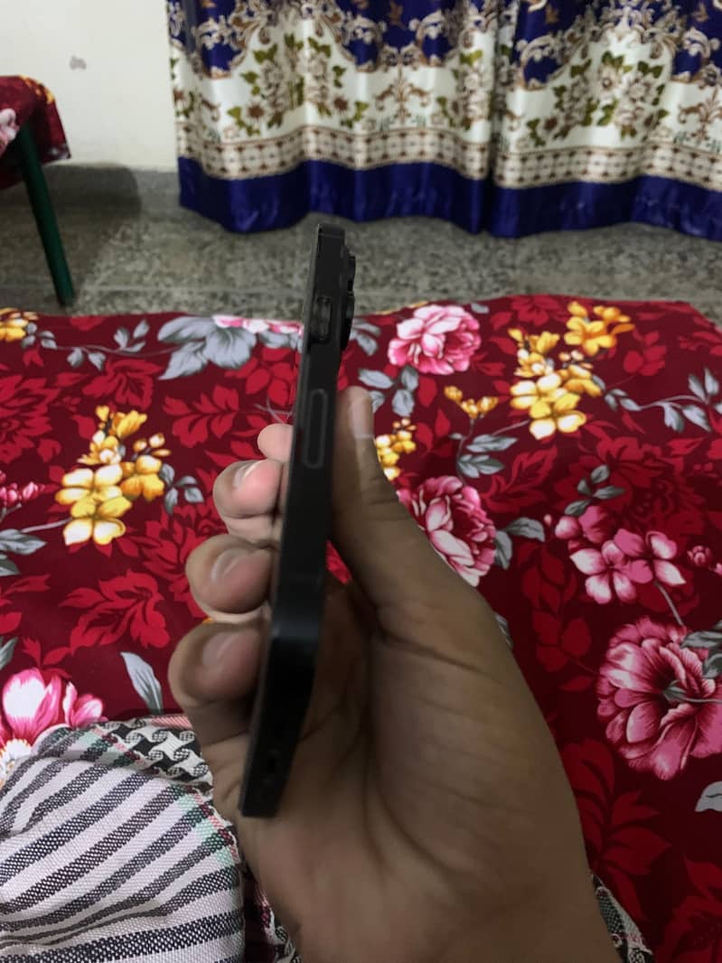Apple iPhone 14 Pro 2