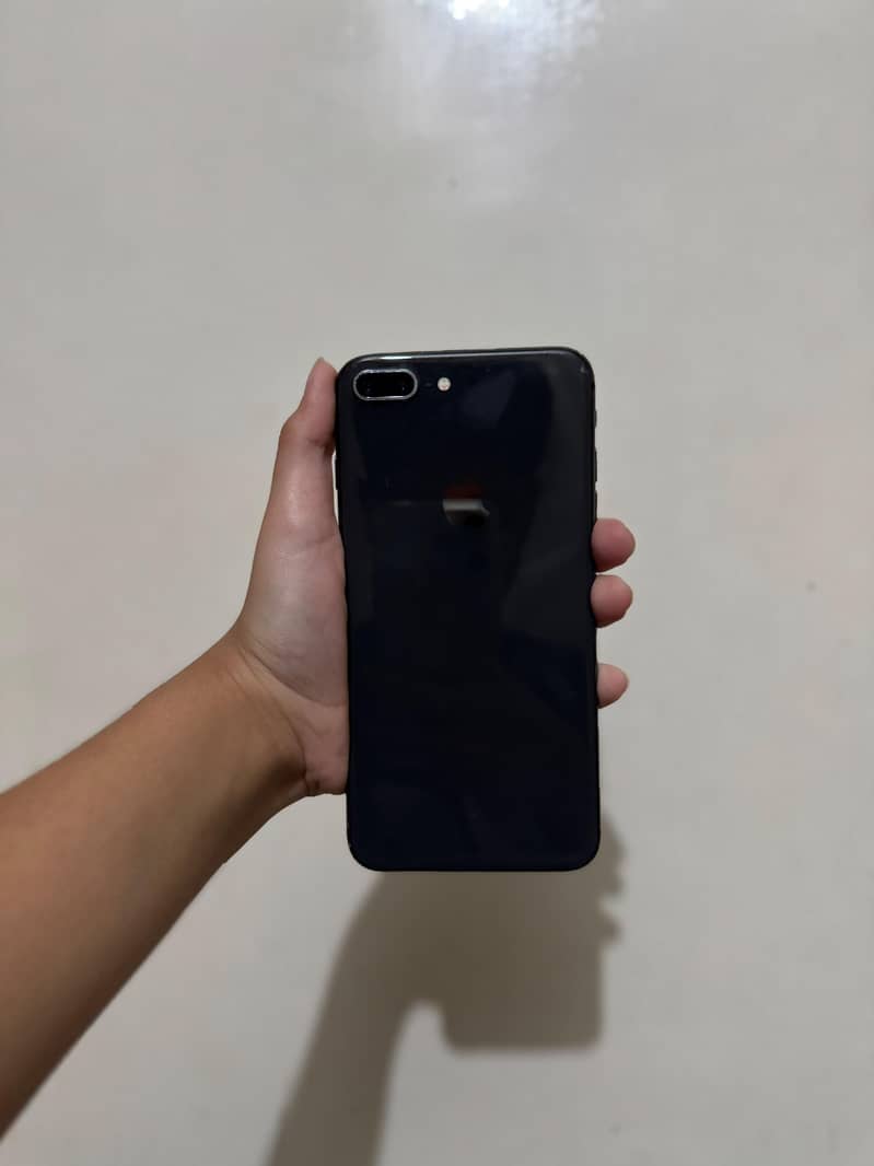 Apple iPhone 8 Plus 0