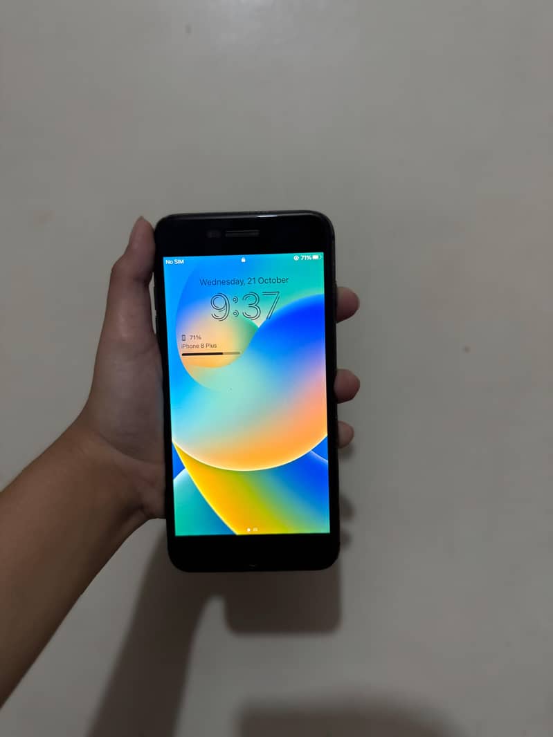 Apple iPhone 8 Plus 1