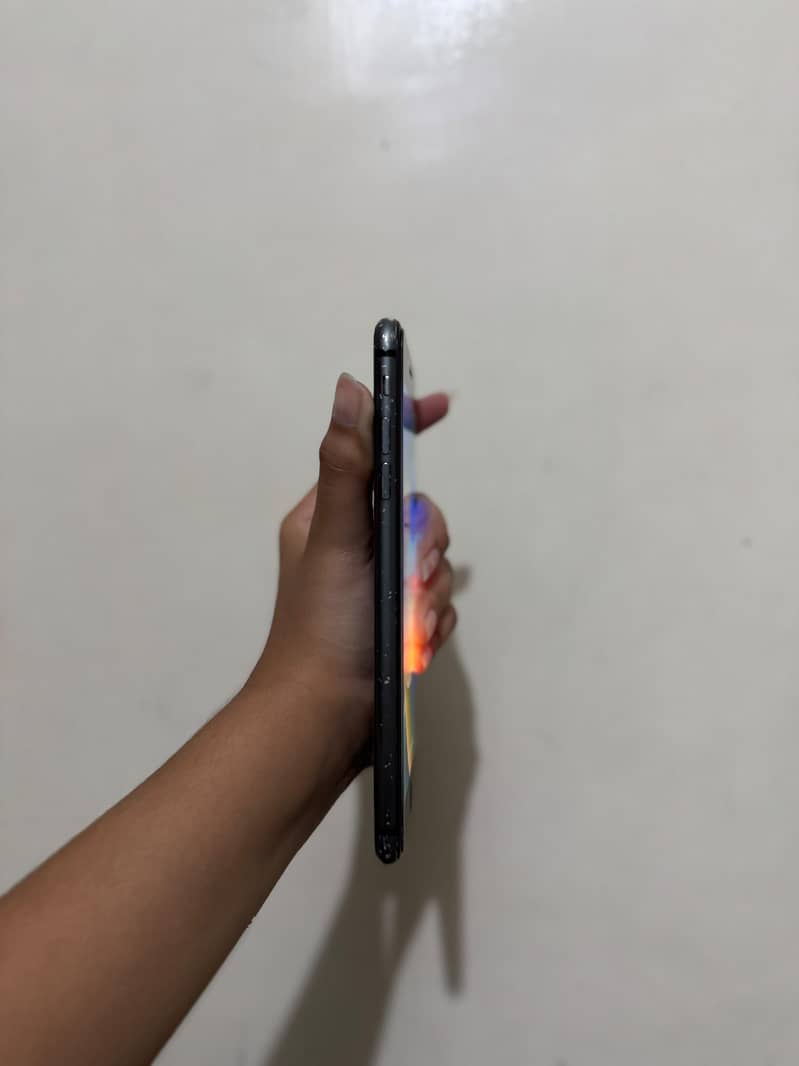 Apple iPhone 8 Plus 3