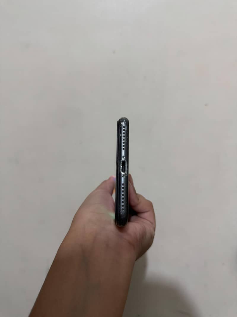 Apple iPhone 8 Plus 4