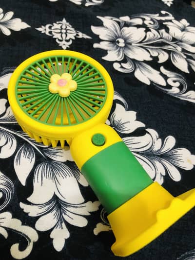 2 Portable Mini Fans