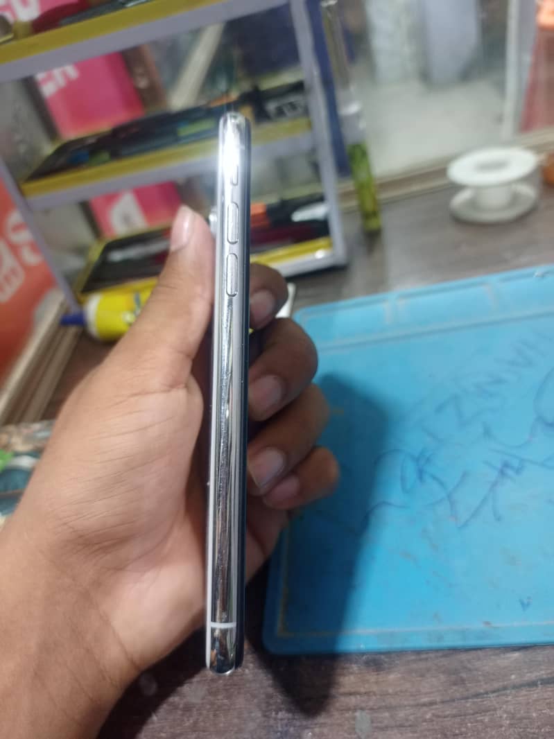 Apple iPhone X 2