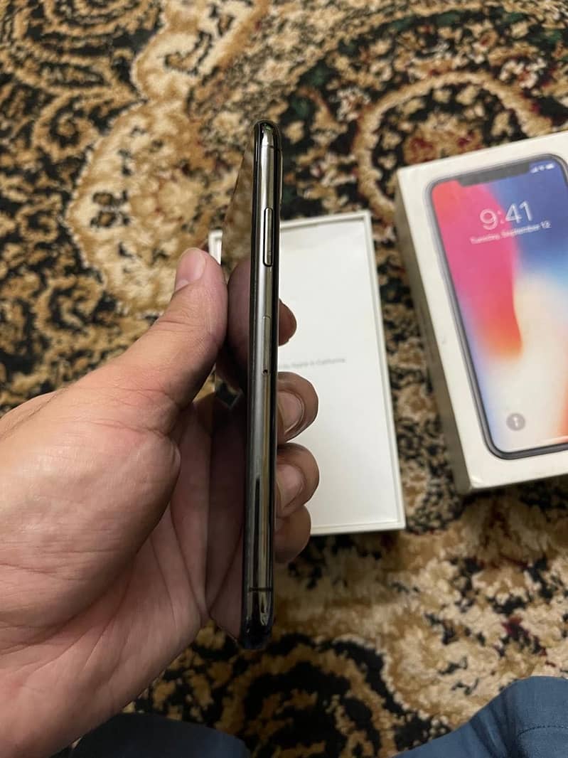 iPhone X complete box 3
