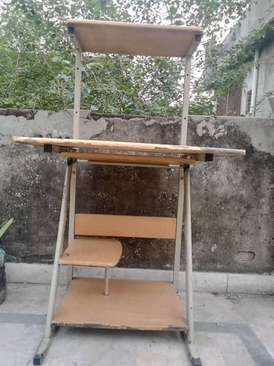 Computer table
