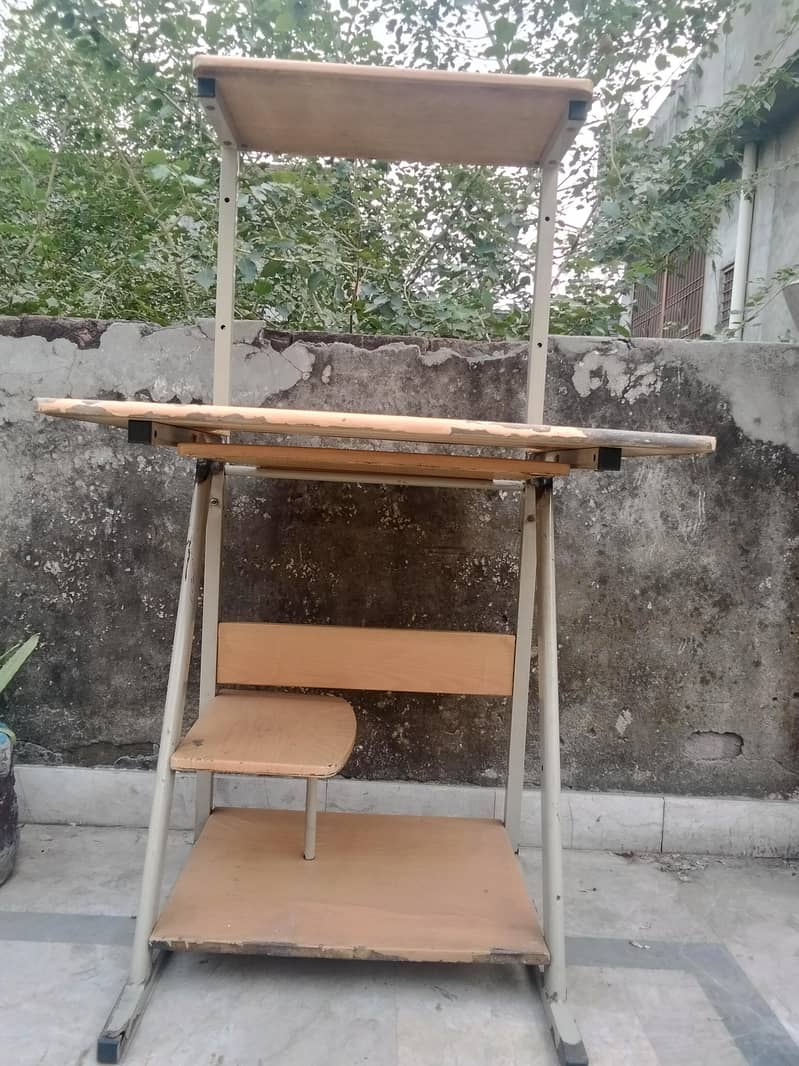 Computer table 0