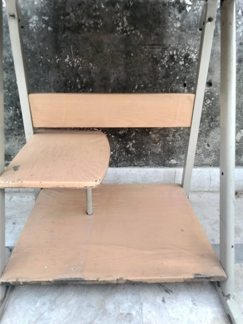 Computer table 1