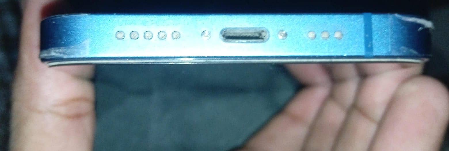 Apple iPhone 13 2