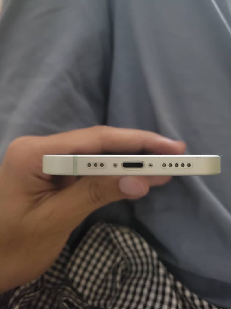 Apple iPhone 12 1