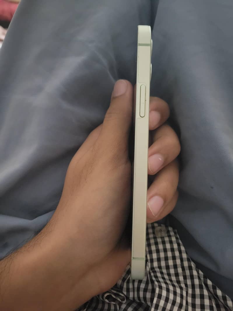 Apple iPhone 12 3