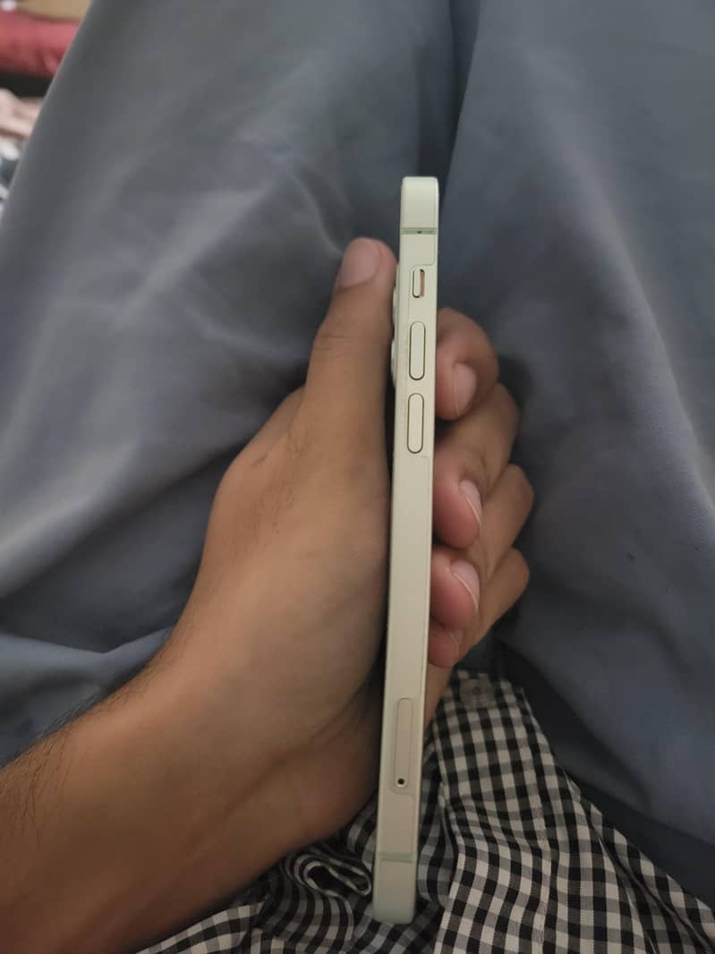 Apple iPhone 12 5