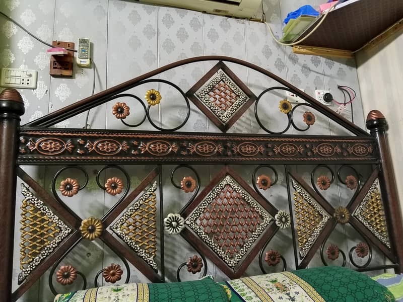 bed and used 0