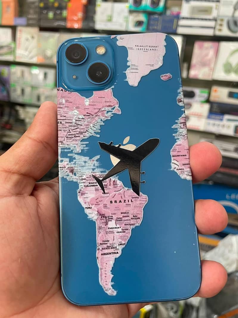 Apple iPhone 13 0