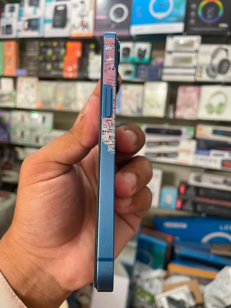 Apple iPhone 13 3