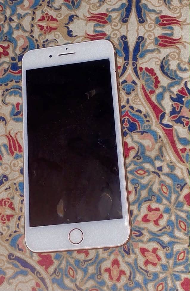 Apple iPhone 8 Plus 0
