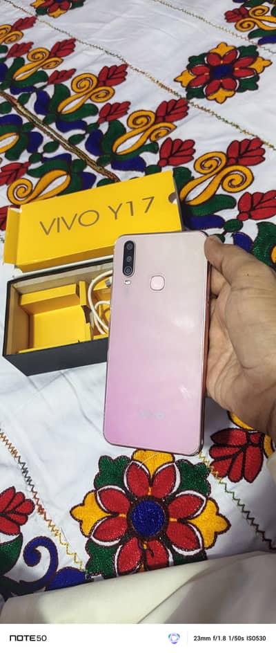 Vivo Y17