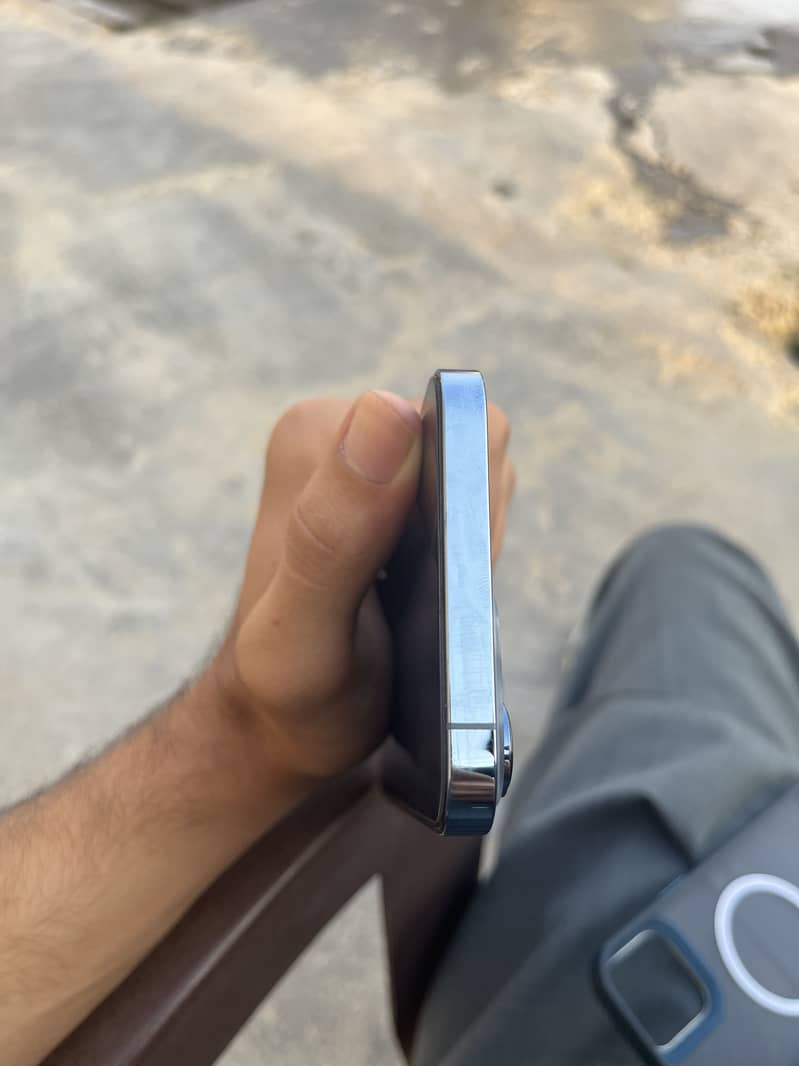 Apple iPhone 13 Pro Max 3