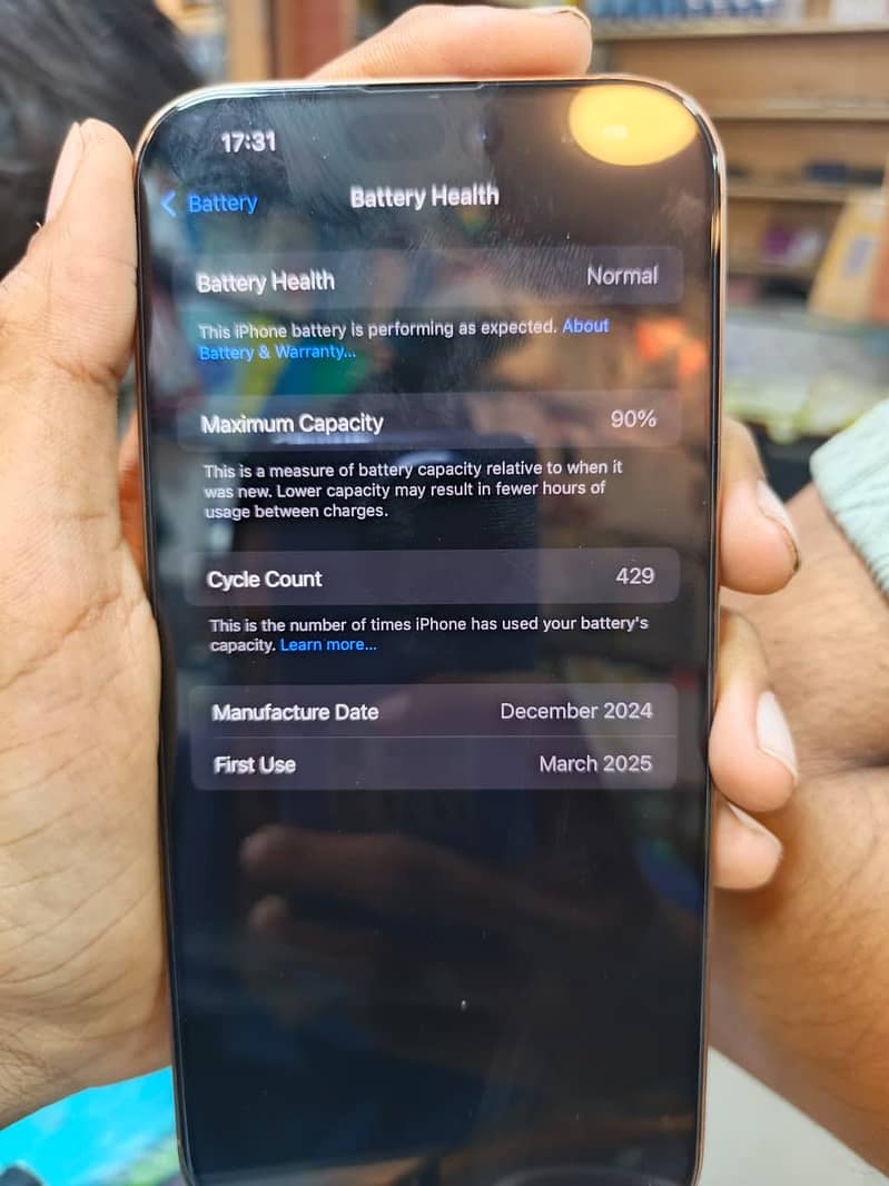 Apple iPhone 16 Pro Max 2