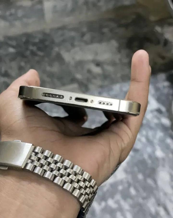 Apple iPhone 14 Pro Max 3