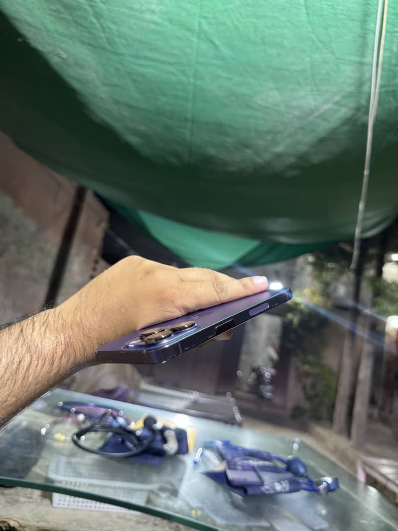 Apple iPhone 14 Pro 2