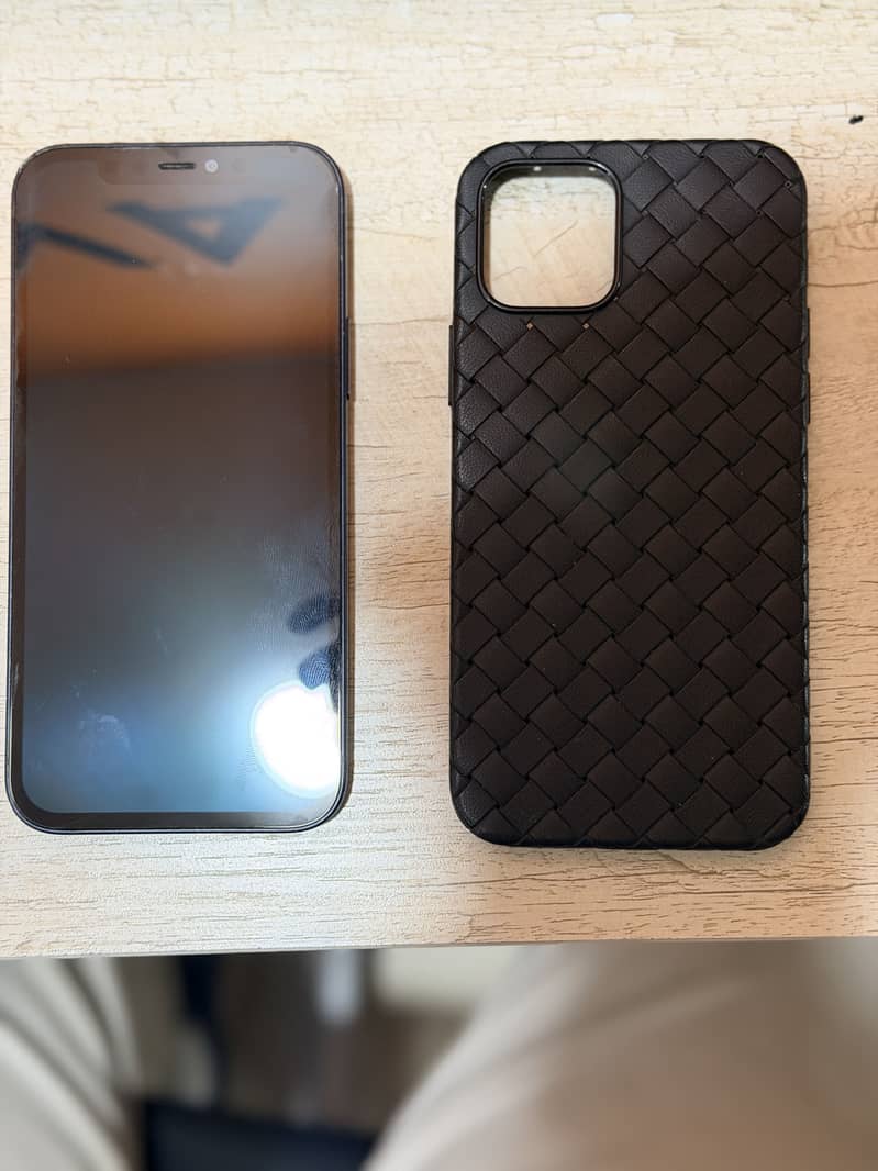 Apple iPhone 12 1