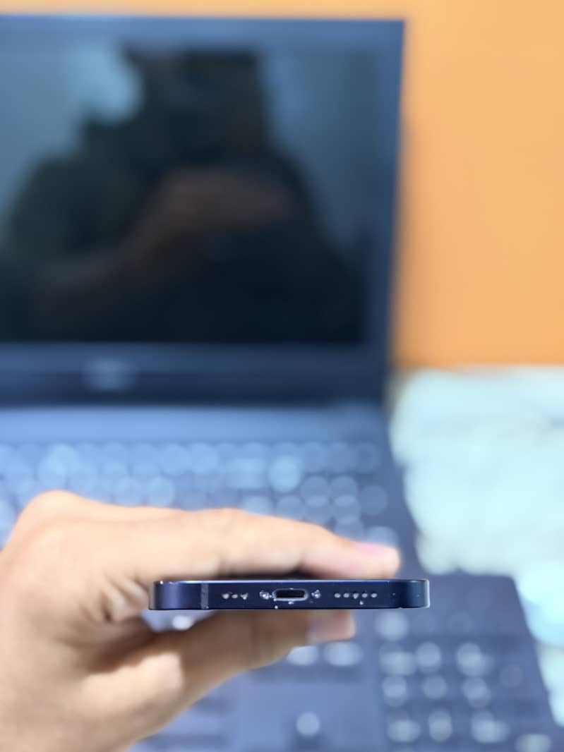 Apple iPhone 12 3