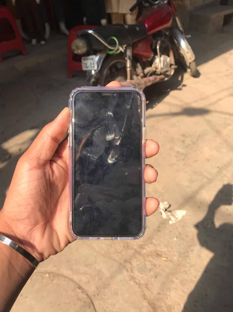 Apple iPhone 11 Pro 1