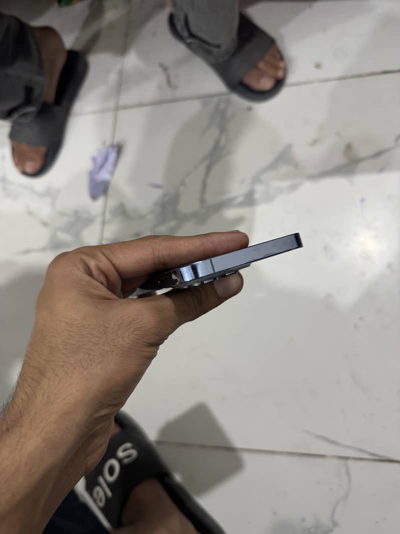 Apple iPhone 13 Pro 1