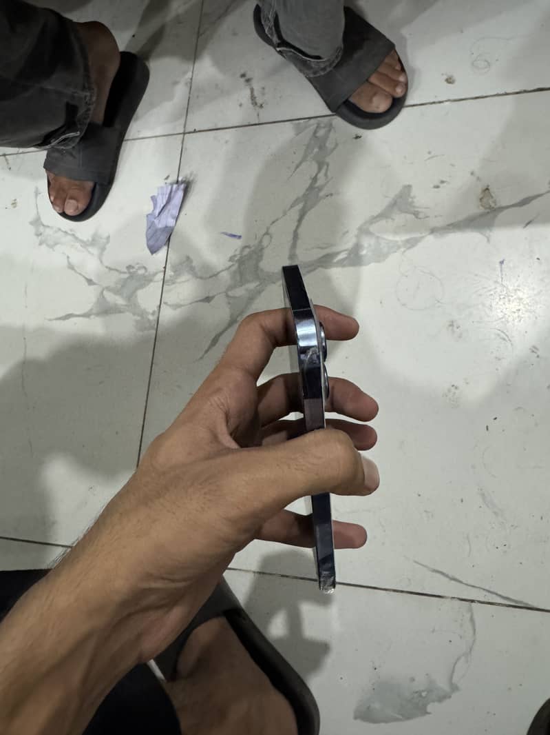 Apple iPhone 13 Pro 2