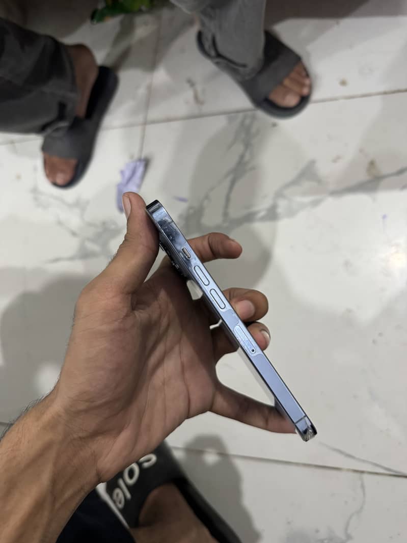 Apple iPhone 13 Pro 3