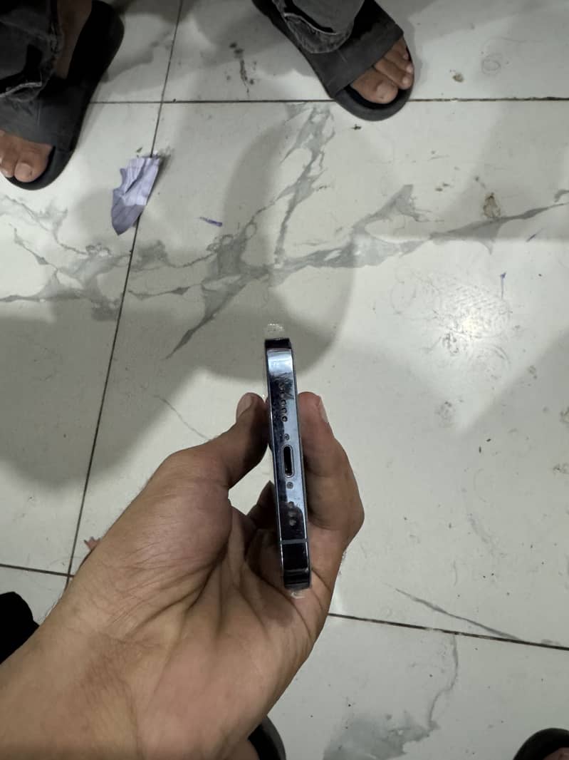 Apple iPhone 13 Pro 4