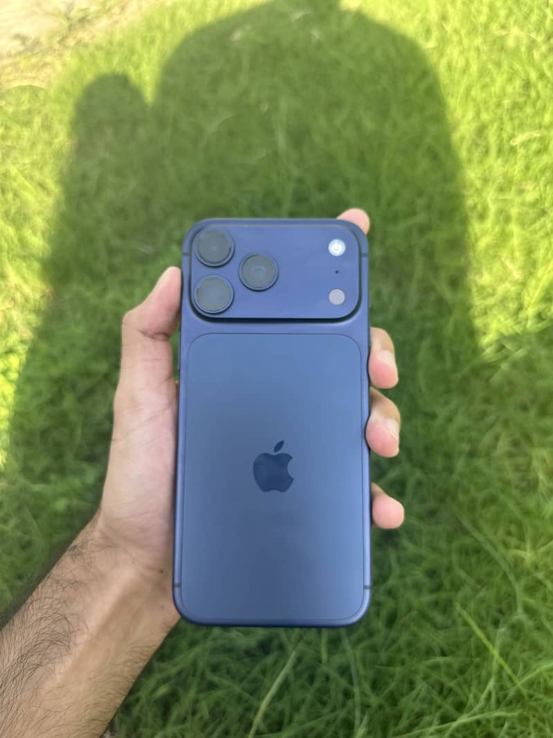 Apple iPhone 17 Pro Max 11