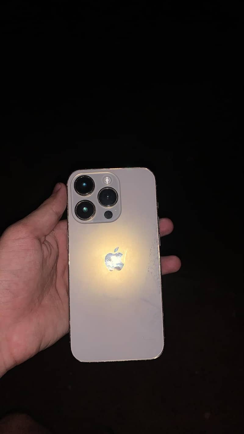 Apple iPhone 14 Pro 1