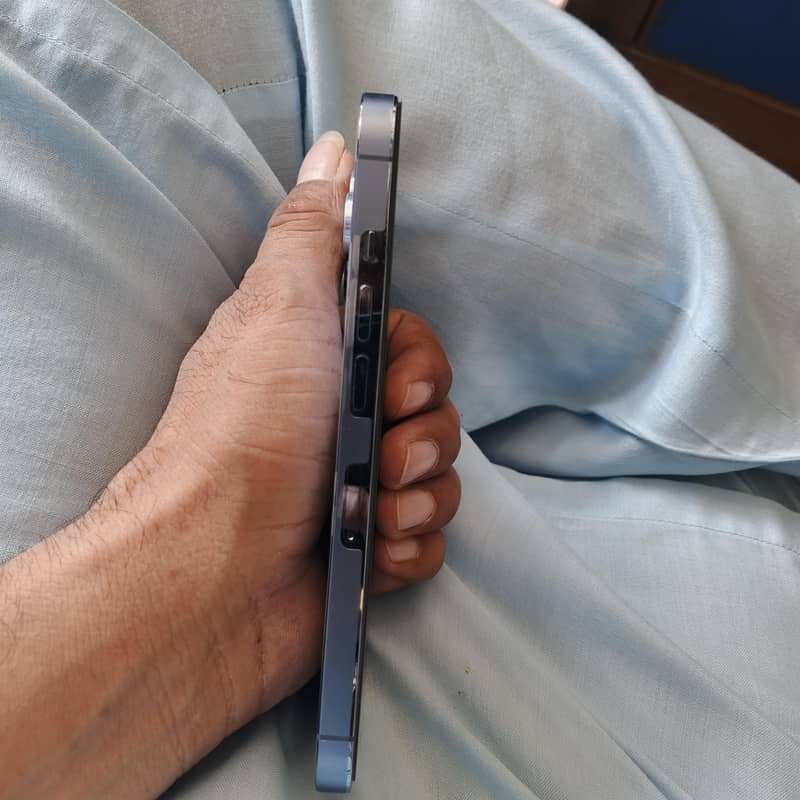 Apple iPhone 13 Pro 3