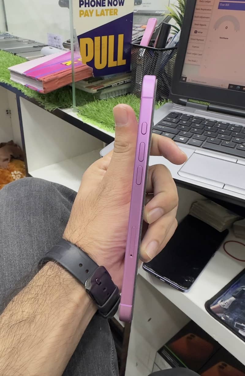 Apple iPhone 16 Plus 2