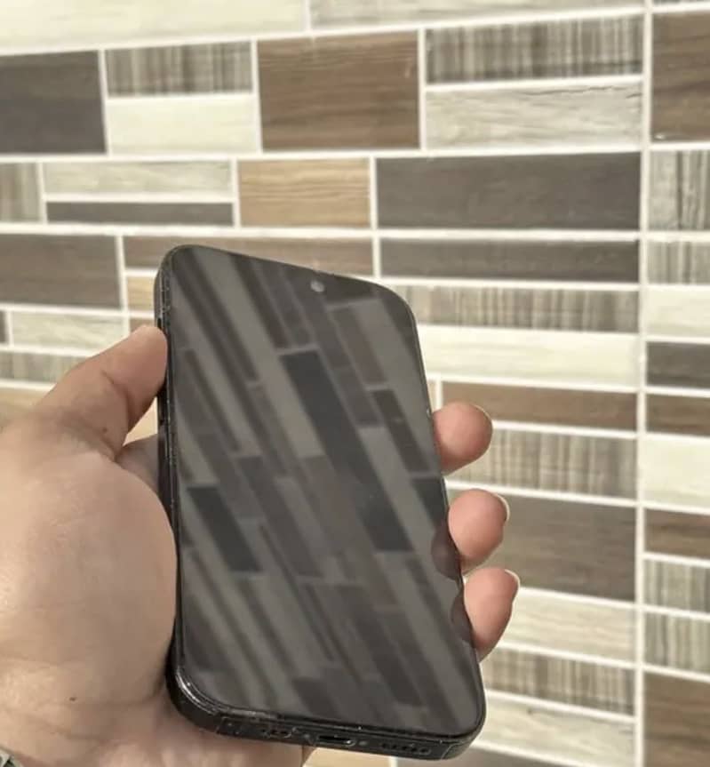 Apple iPhone 14 Pro 0