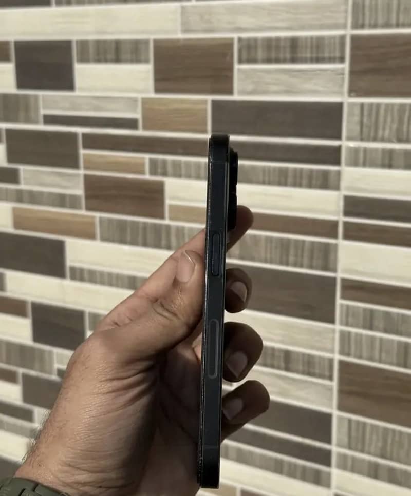 Apple iPhone 14 Pro 4
