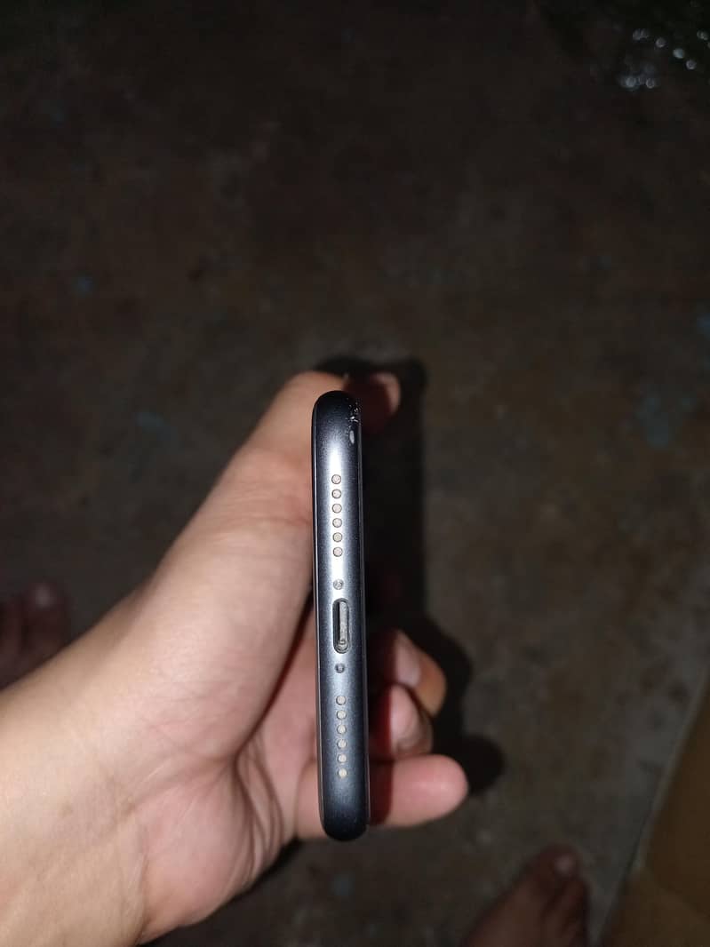 Apple iPhone 11 5