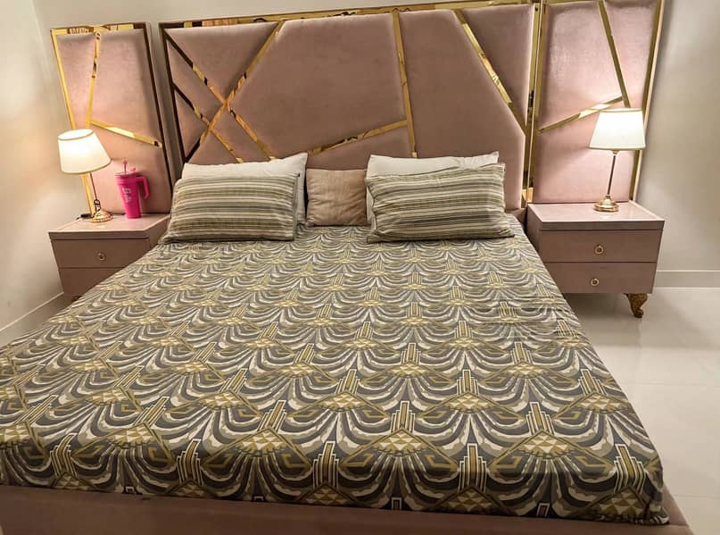 Modern bedroom set 0