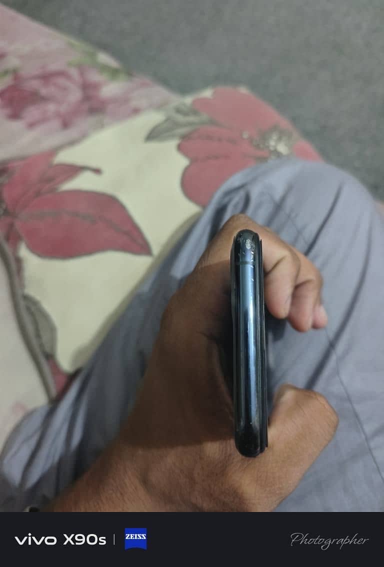 Apple iPhone 11 Pro 3