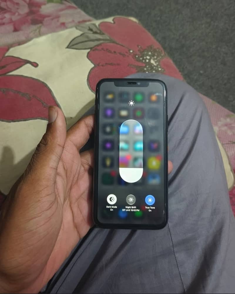 Apple iPhone 11 Pro 4