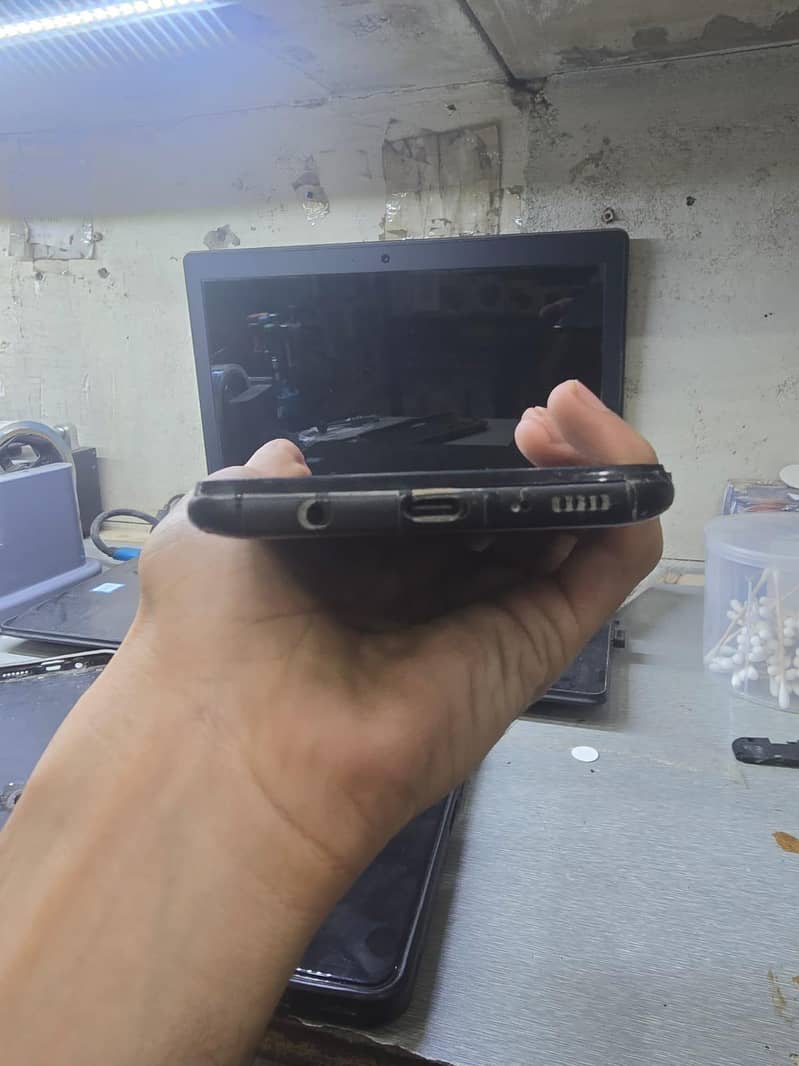 Samsung Mobile A70 4