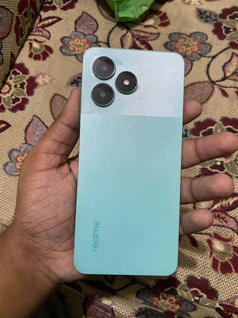 Realme C51 1