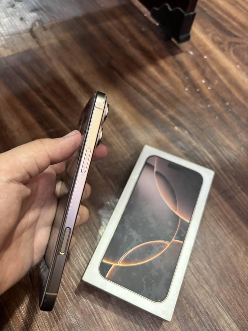 Apple iPhone 16 Pro Max 3