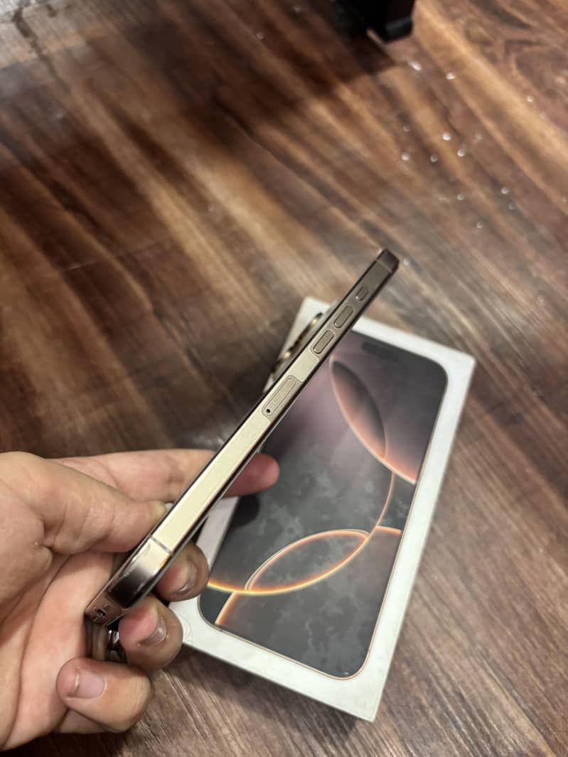 Apple iPhone 16 Pro Max 5